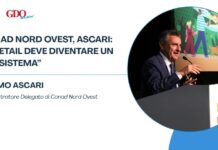 Conad Nord Ovest, Ascari: “Il retail deve diventare un ecosistema” Header banner: 'Conad Nord Ovest, Ascari: Il retail deve diventare un ecosistema' with Adamo Ascari speaking at a podium (round photo on the right).