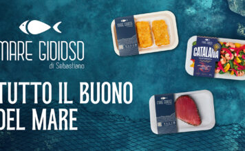 Brand banner for Mare Gioioso di Sebastiano with logo and slogan 'Tutto il buono del mare' and three seafood trays on a teal background.]','Informational: Italian seafood brand ad showing three prepared meals in white trays on a blue textured sea backdrop.