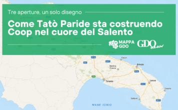 Green promotional banner over a map of southern Apulia announcing 'Come Tut Paride sta costruendo Coop nel cuore del Salento' with Mappa GDO and GDO News logos in the corner, indicating a local project promotion.